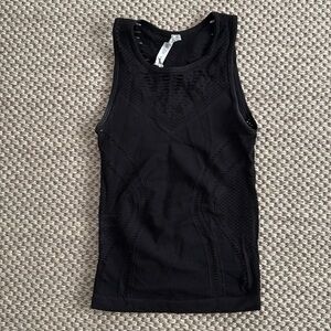 Alo Yoga Seamless Lark Top - Black, Size S